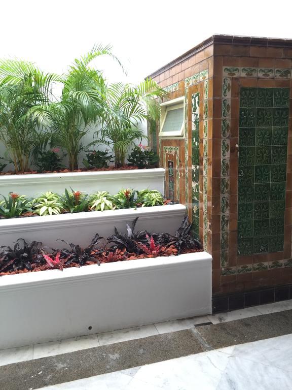Heeren Palm Suites Malacca Exterior photo